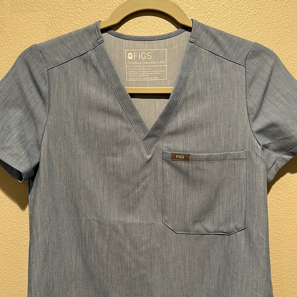 Catarina one pocket scrub top size: small XXS - Picture 4 of 7